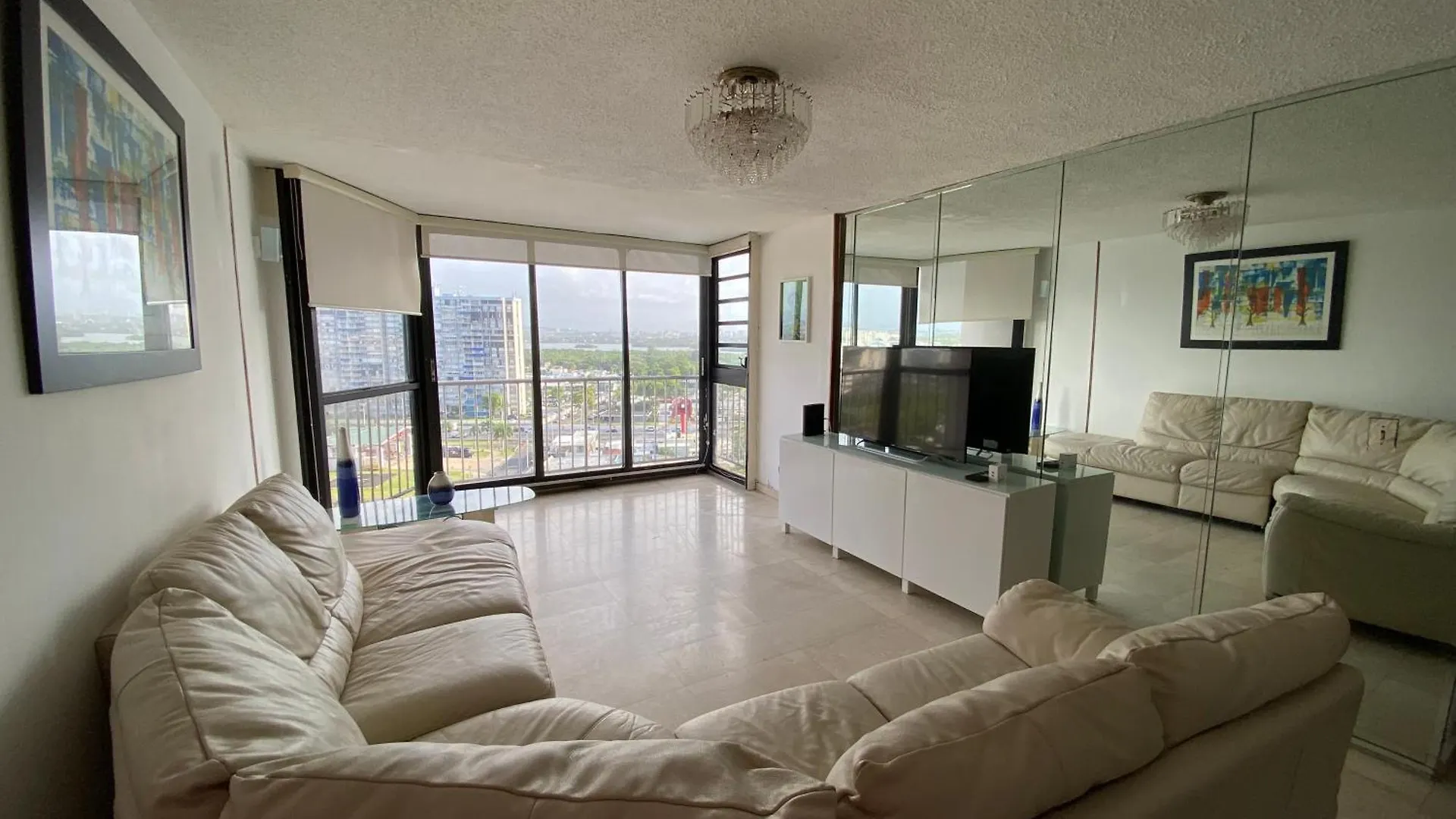 Downtown Isla Verde Beachfront Apartment With Pool And Parking San Juan